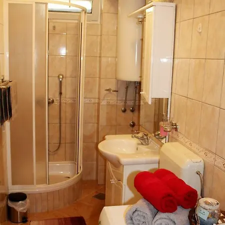 Apartman Mira *